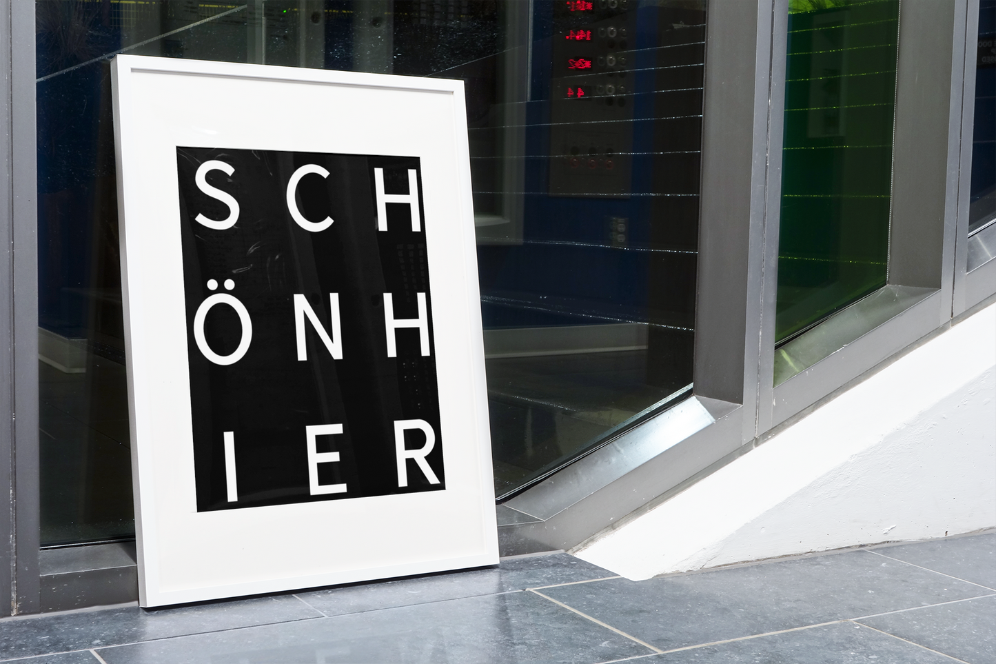 SCHÖN HIER - schwarzer Hintergrund