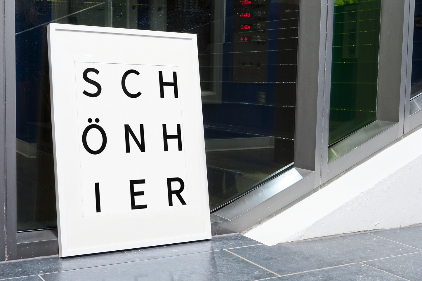 SCHÖN HIER - weißer Hintergrund
