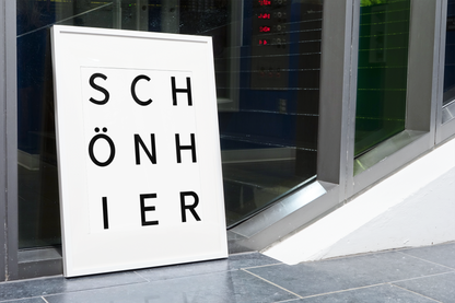 SCHÖN HIER - weißer Hintergrund