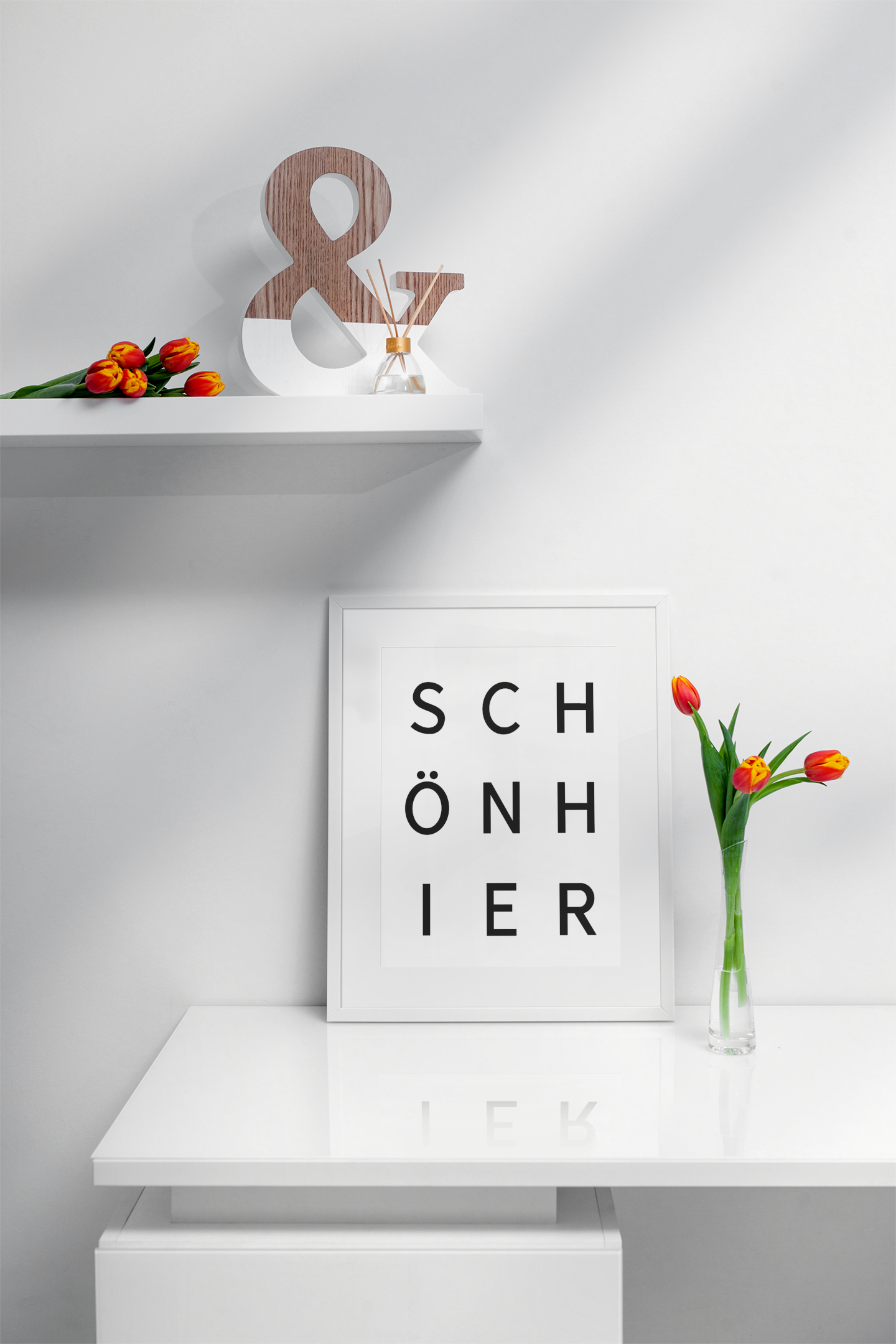 SCHÖN HIER - weißer Hintergrund